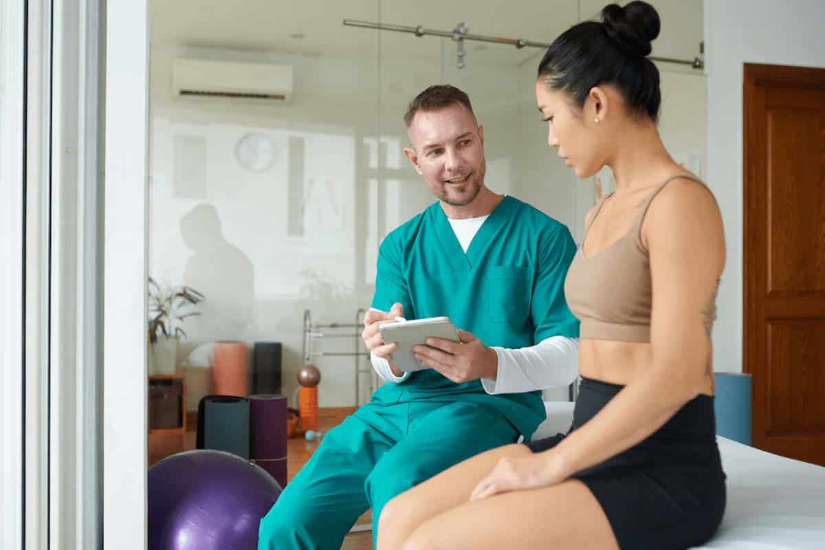 Woman athlete vising a specialist for sports medicine